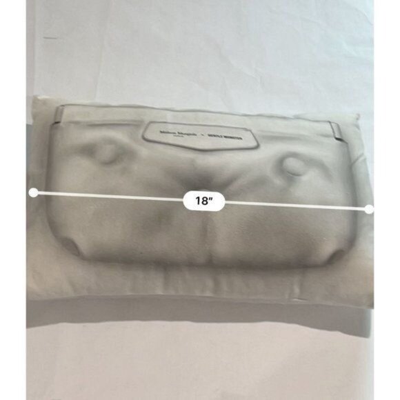 Maison Margiela x Gentle Monster Pillow in White - Picture 5 of 5